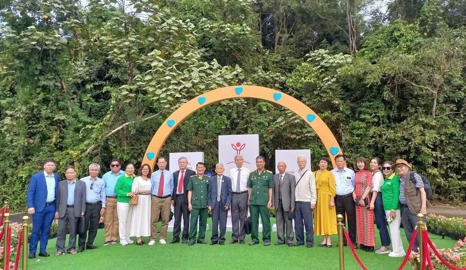 Thực[-]hiện[-]chuyển[-]đổi[-]xanh[-]ở[-]Việt[-]Nam[-]là[-]chià[-]khóa[-]cho[-]bảo[-]vệ[-]môi[-]trường[-]bền[-]vững[-]và[-]ứng[-]phó[-]có[-]hiệu[-]quả[-]với[-]biến[-]đổi[-]khí[-]hậu